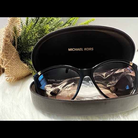 NWT. Michael Kors Camila Sunglasses. Dark Tortoise. - Picture 4 of 6